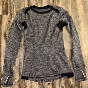 Lululemon Athletica Heathered Gray Long Sleeve Pullover Top